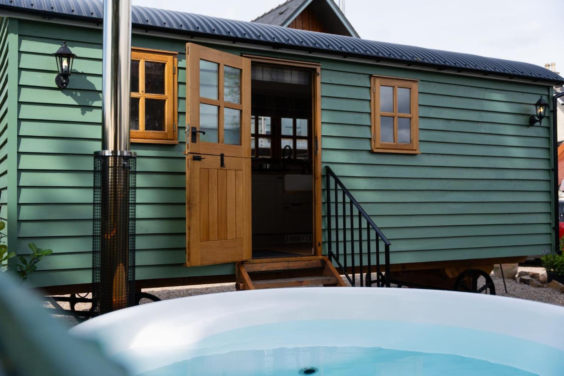 Вилла Driftwood & Hot Tub Форт-Уильям Экстерьер фото